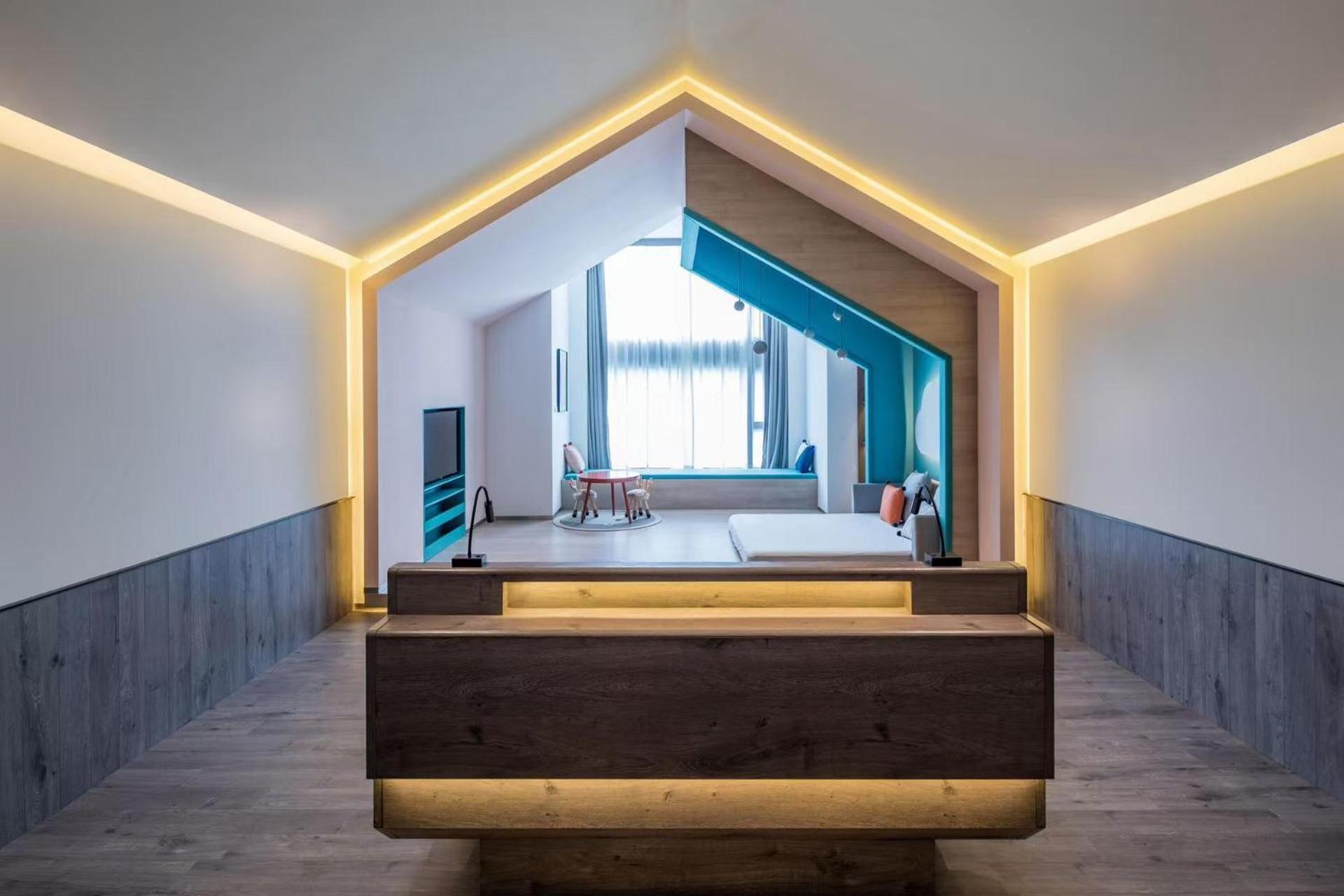Atour S Hongqiao Center Aegean 5*