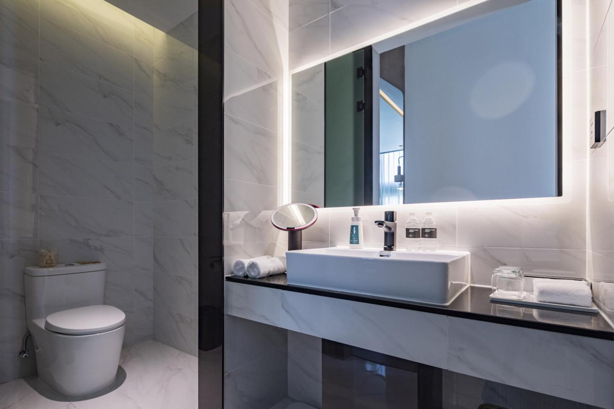 Atour S Hongqiao Center Aegean Hotel 5*