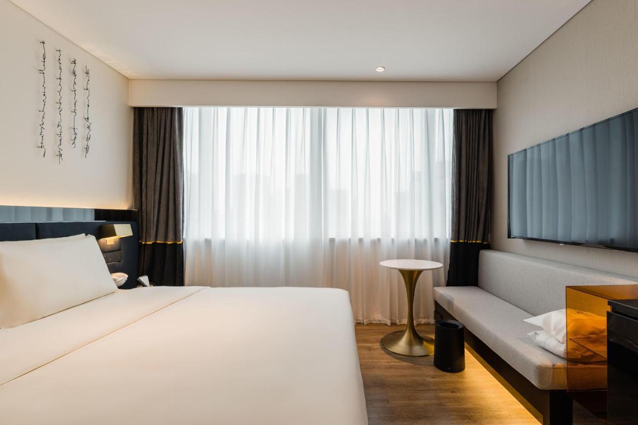 Hotel Atour S Hongqiao Center Aegean 5*