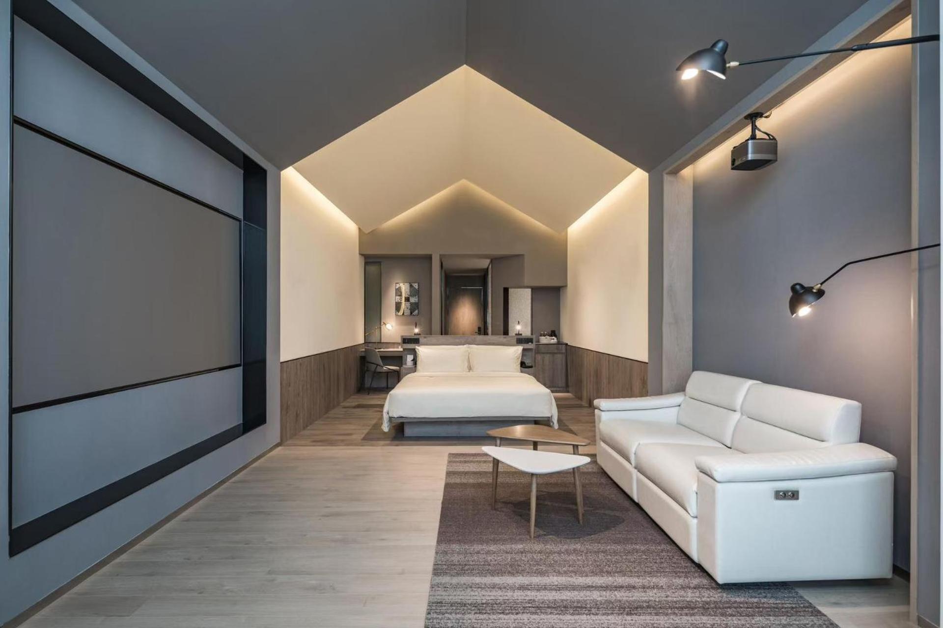 Atour S Hongqiao Center Aegean 5*