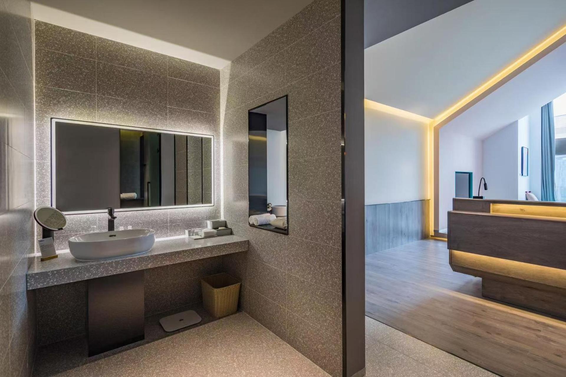 Hotel Atour S Hongqiao Center Aegean 5*