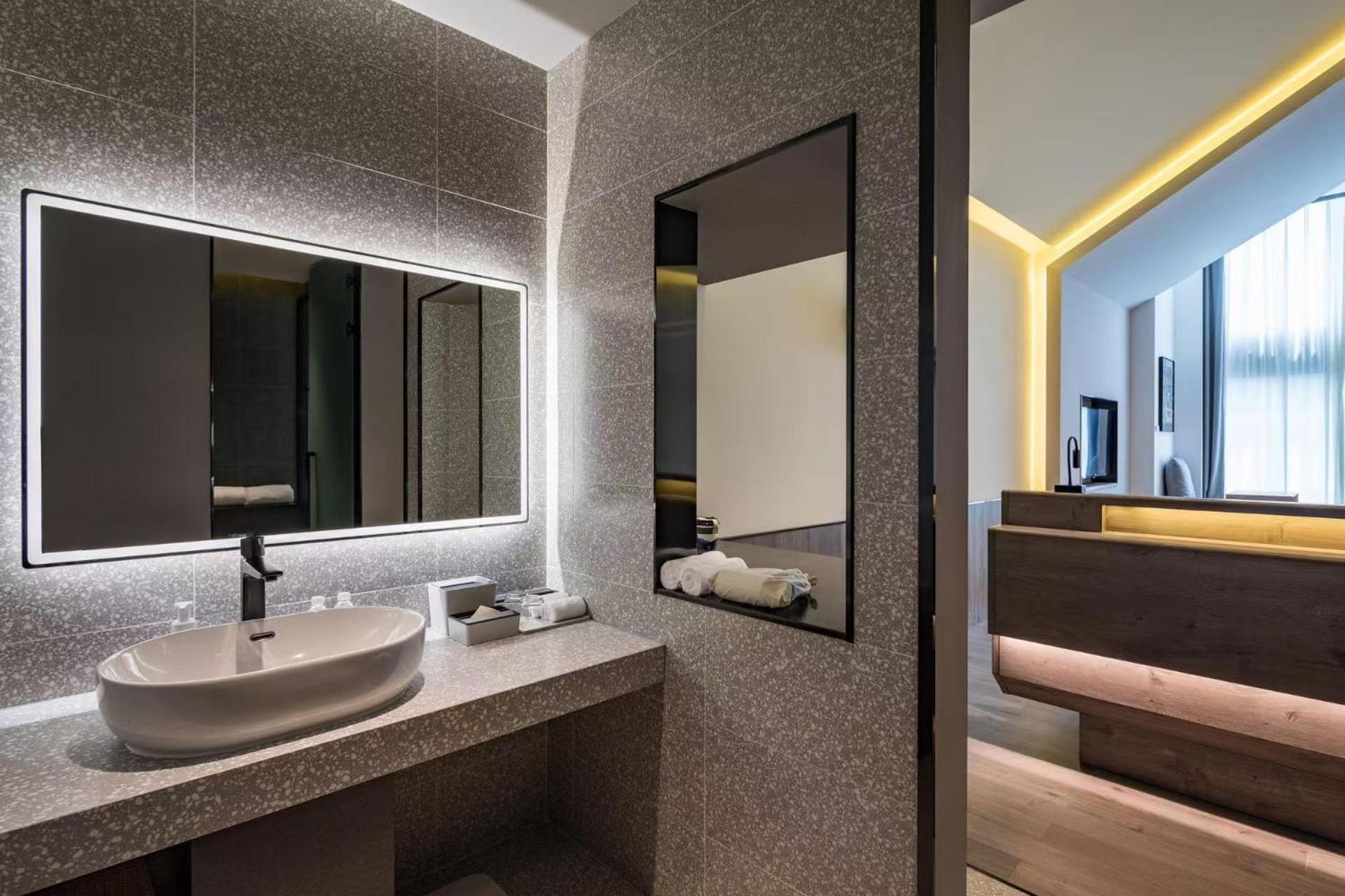 Hotel Atour S Hongqiao Center Aegean 5*